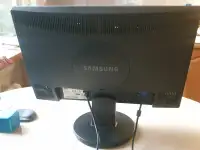 Монитор Samsung SyncMaster 2243NW 22, фотография 5