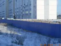 Земельный участок с фундаментом под многоэтажный дом.