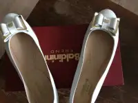 балетки белые, кожа, пр-во Италия, фирма Балдинини, новые.