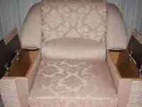 Продаются угловой диван и кресло
