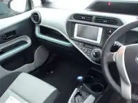 Toyota Aqua S гибридный хетчбек супер экономичный, фотография 6