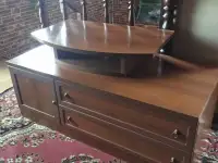 Продам тумбу с комодом   подставка под телевтзор