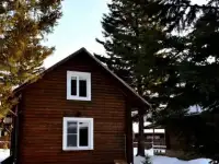 Два уютных коттеджа на Мане