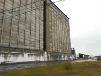 продам сельхоз объект. элеватор 44000тн, мукомольный завод 20000кв.м. 50 км от екб