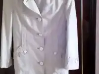 Продам плащи женские, б/у