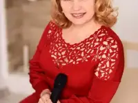 ведущая праздников, свадеб. юбилеев. новогодних корпоративов.