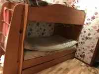Двухъярусная кровать
