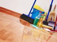 Требуются уборщицы(ки).