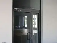 Двери входные алюминиевые. Входные группы. Перегородки. Тамбуры.