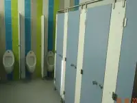 Система сантехнических перегородок из пластика компакт HPL нержавеющая фурнитура Steelka