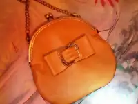 Авторская кожаная сумочка с бантом цвета Охра 