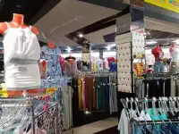 продаем одежду и обувь