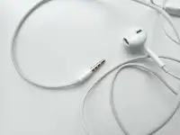 Наушники-вкладыши 1,15 м. mini-jack 3,5 мм. белые, фотография 8