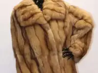 Шуба из меха норки б\у 48-50