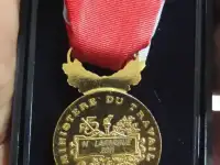медаль серебряная именная , с фамилией, Франция, фотография 2