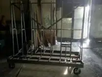 Сварщиком  со своим оборудованием:ручник ,полуавтоматический,аргон.