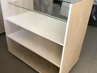 Стол витрина