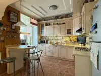 Продам квартиру 200 м2 в центре города Луганск улица Советская