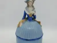 фарфоровая шкатулка  Светская Дама, начало 20го века