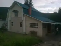 Продам срочно меблированную дачу в пос.Манский в 300 метрах от реки Мана.