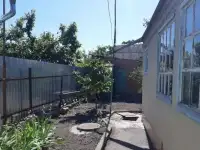 Продаётся дом в Ессентуках, район школы Нижнего рынка. 2 дома на одном участке, 5-комнатнат, 90 кв.м., жилая площадь 55к 90,00 м2, фотография 3