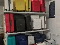 Пластиковые чемоданы