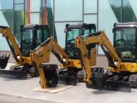 Продаю новый гусеничный мини экскаватор САТ303CR