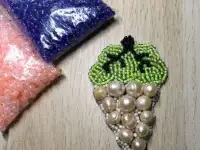 Брошки из бисера