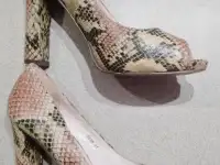 Продам туфли женские