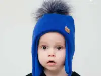 Зимняя шапка с искусственным помпоном