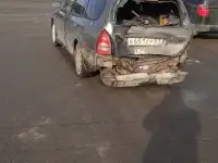 Хундай Елантра, 1999 год, битый в заднюю дверь, продам