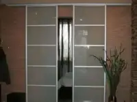 Двери купе с матовым стеклом