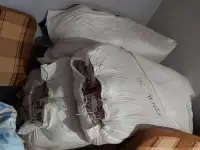 Подушка в шерстяной наволочки с пуговицами. Вязаные наволочки из шерсти двух цветов, фотография 3