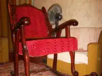 Кресло-качалка (массив) Ручная работа Б/У... не дорого