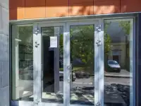 Алюминиевые двери