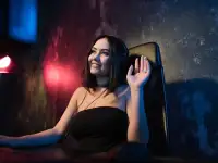 Модель-ведущая прямых эфиров