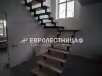 Лестница на металлическом каркасе Евролестница