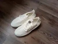 Кроссовки