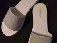 Продам шлепки летние