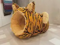 Продам лежанки,  автокресла,  домики для животных