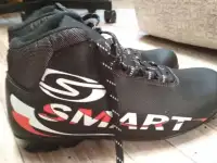 Продаю лыжные ботинки smart