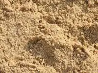 Песок карьерный намывной в мешках и валом