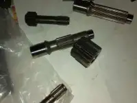 в наличии детали редуктора хода HITACHI ZX 30