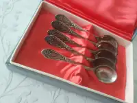 Подарочные в наборе в  пластиковом футляре   не пользованные  Ложки чайные  Клеймо TJ, фотография 8