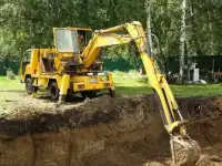 Услуги экскаватора и самосвала: кессон, септик под ключ, траншеи, вывоз грунта