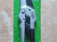 Секатор Alligator Сад мечты начинается здесь.   
