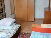 2-х комнатная на сутки у метро 