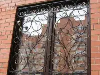 Изготовление и  установка кованых и сварных решеток, фотография 5