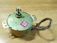 Мотор малооборотный для СВЧ печи.