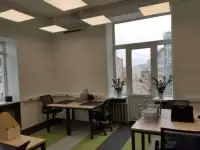 Рабочее место в офисе с окном за 7 500 первые 3 месяца. БЦ Уланский.